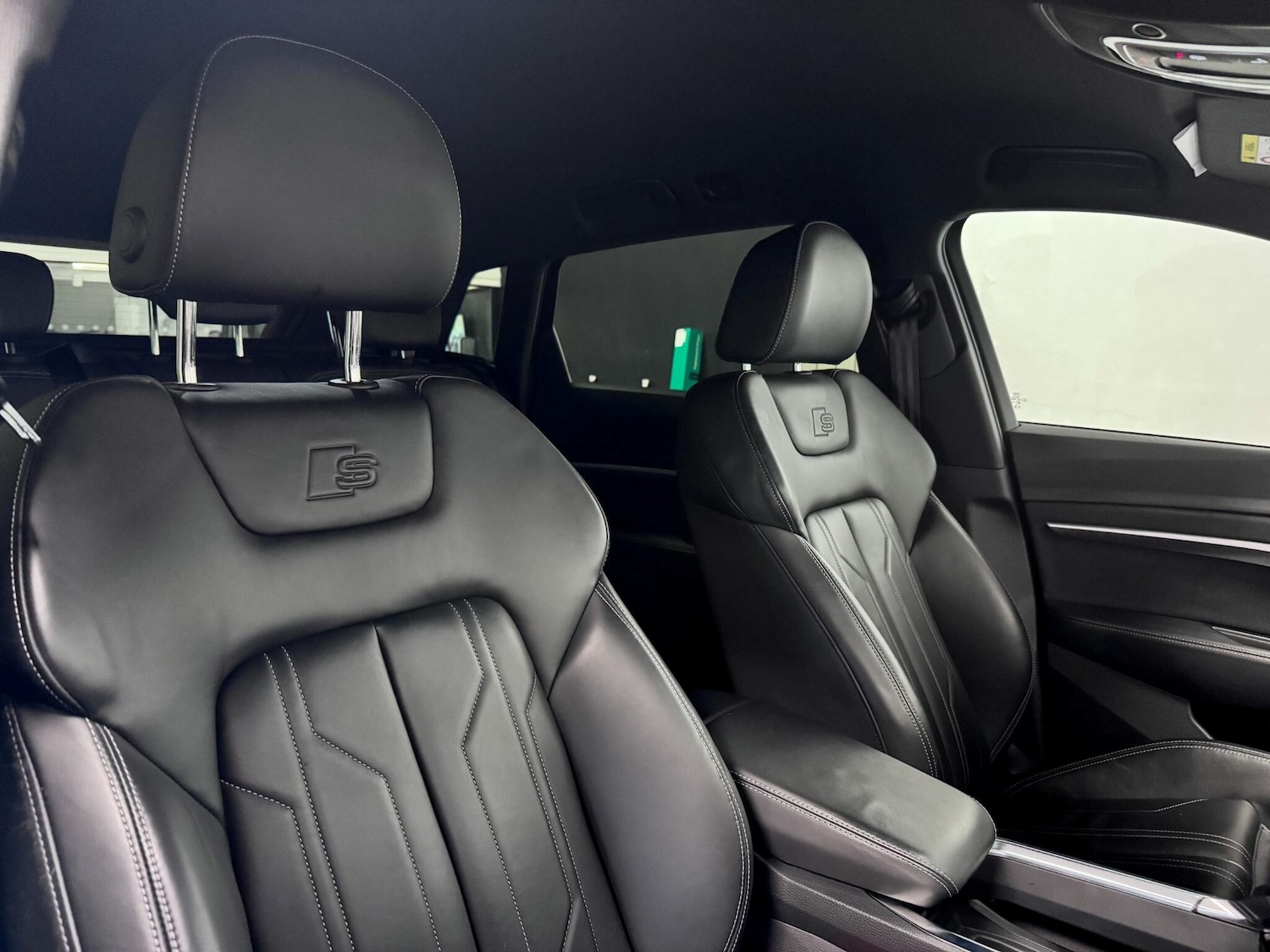 Used Audi Q8 e-tron 2023 for sale - 77425578: Photo 24