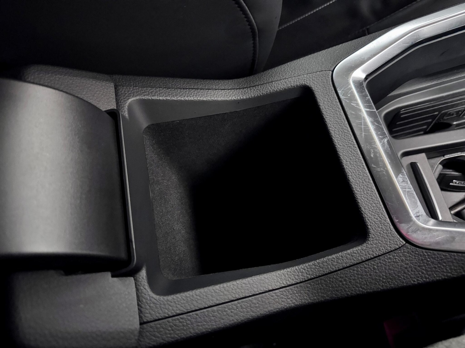 Used Audi Q8 e-tron 2023 for sale - 77425578: Photo 31