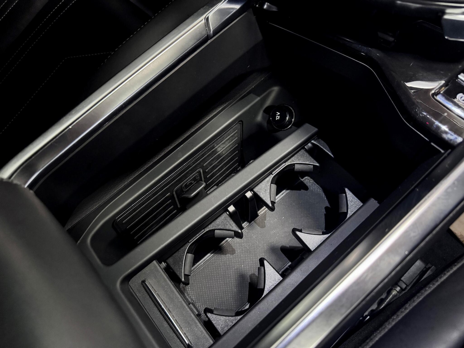 Used Audi Q8 e-tron 2023 for sale - 77425578: Photo 32