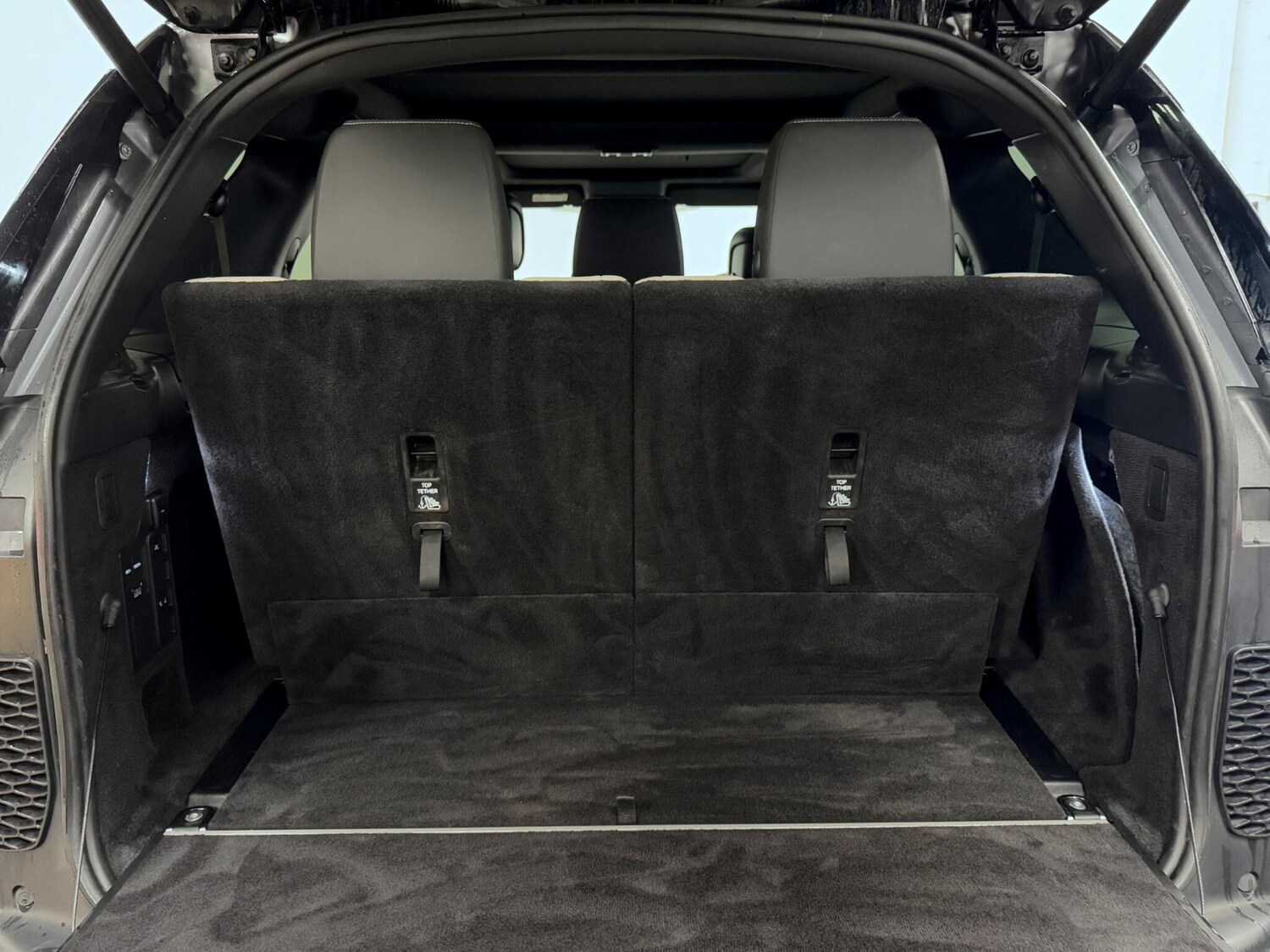 Used Land Rover Discovery 2022 for sale - 76389031: Photo 12