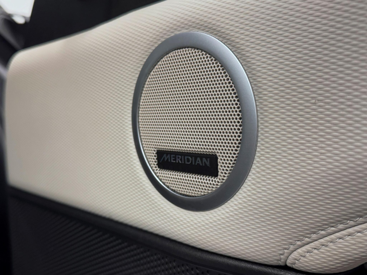 Used Land Rover Discovery 2022 for sale - 76389031: Photo 19