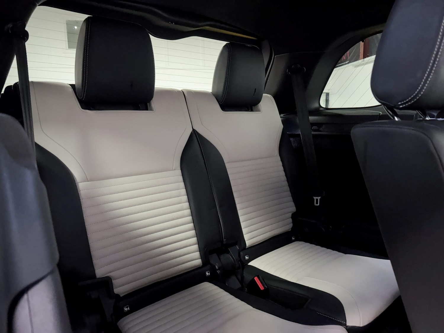 Used Land Rover Discovery 2022 for sale - 76389031: Photo 26