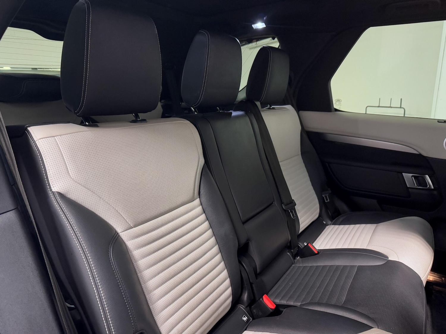 Used Land Rover Discovery 2022 for sale - 76389031: Photo 27