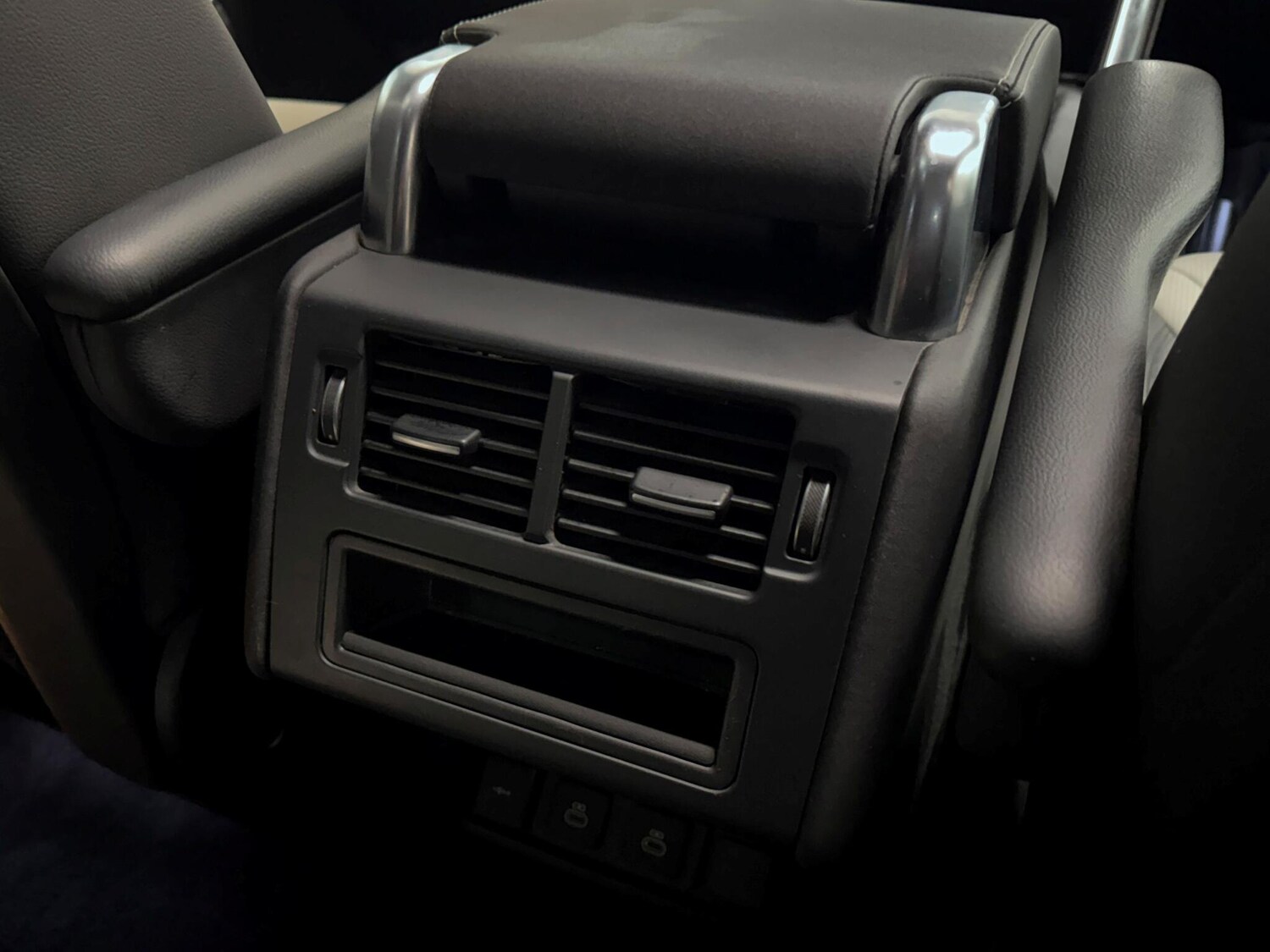 Used Land Rover Discovery 2022 for sale - 76389031: Photo 29