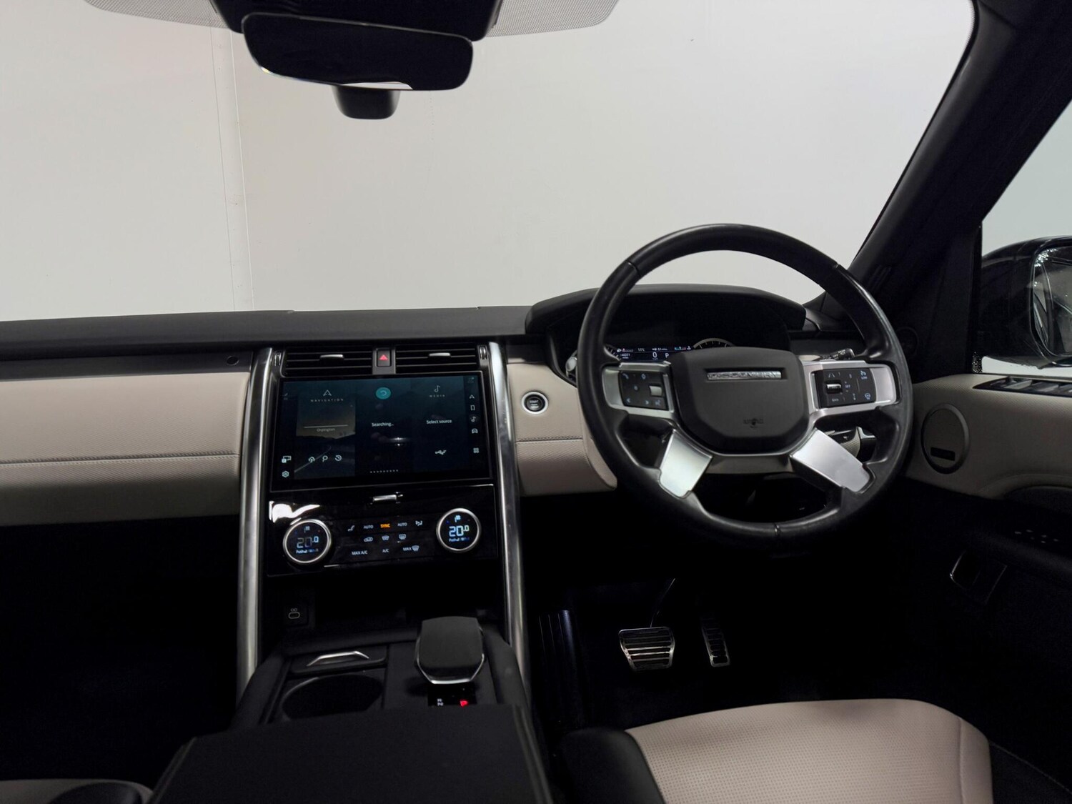 Used Land Rover Discovery 2022 for sale - 76389031: Photo 35