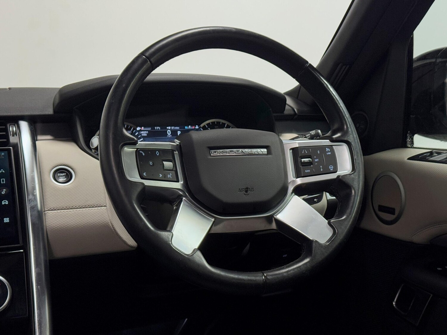 Used Land Rover Discovery 2022 for sale - 76389031: Photo 36