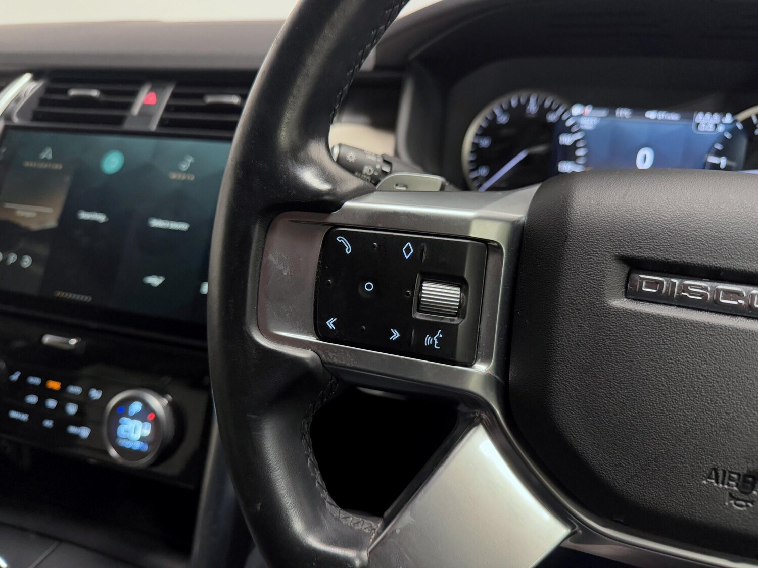 Used Land Rover Discovery 2022 for sale - 76389031: Photo 37