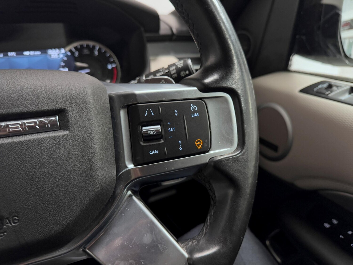 Used Land Rover Discovery 2022 for sale - 76389031: Photo 39