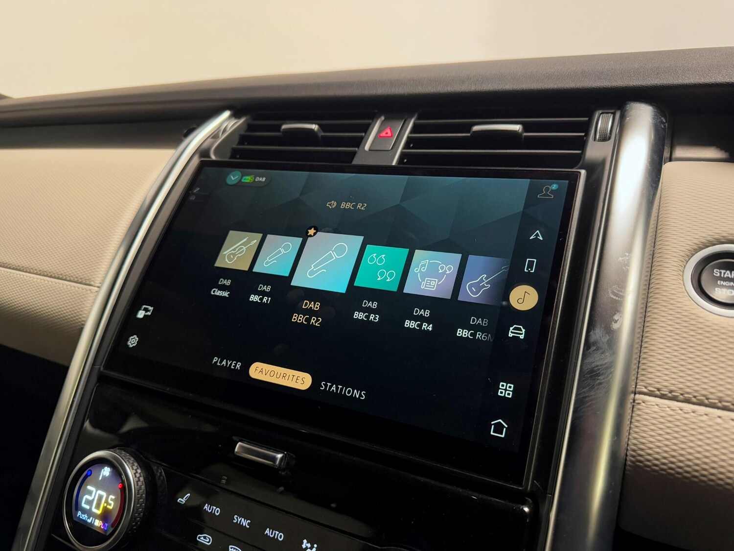 Used Land Rover Discovery 2022 for sale - 76389031: Photo 44