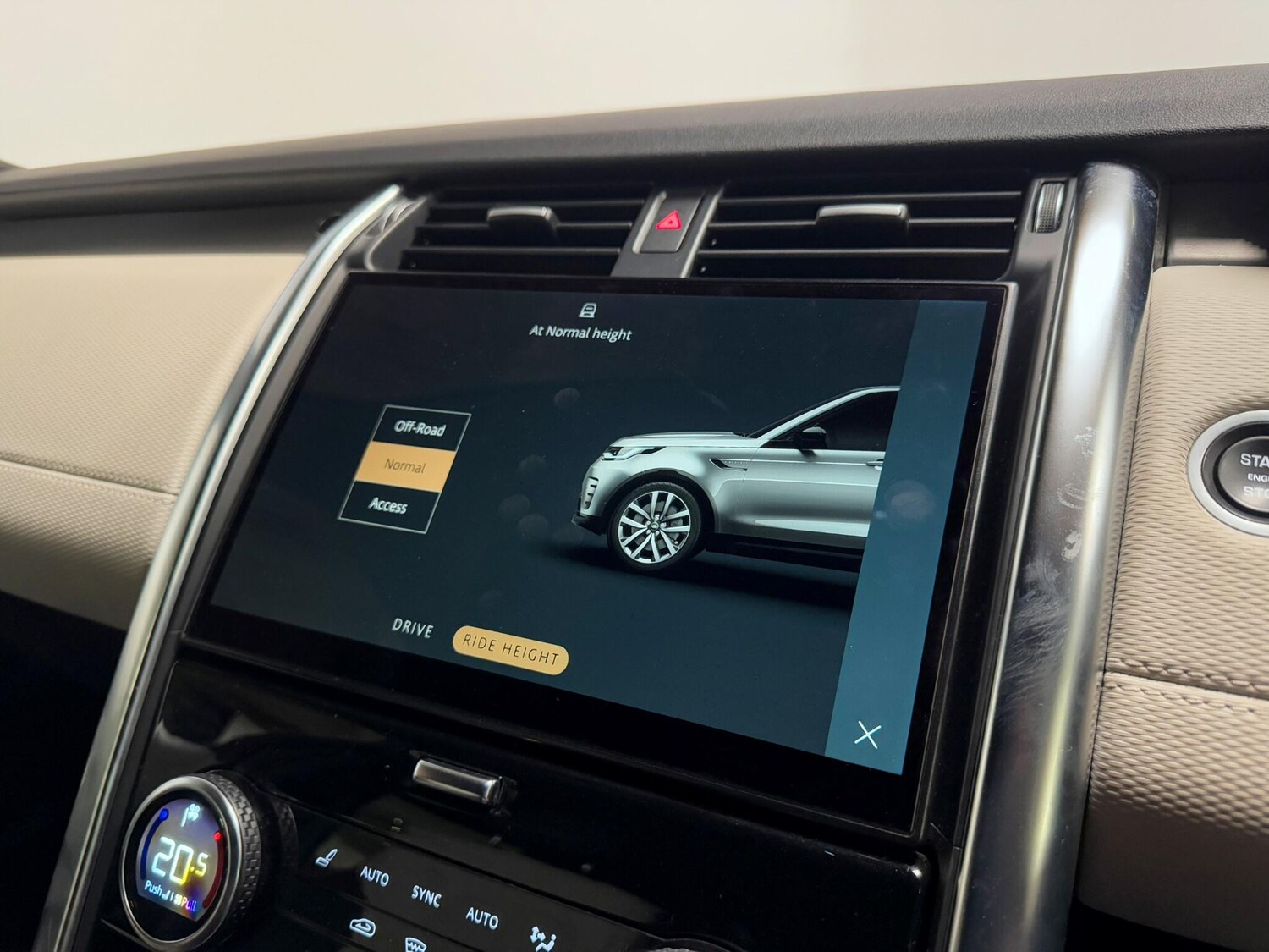 Used Land Rover Discovery 2022 for sale - 76389031: Photo 56