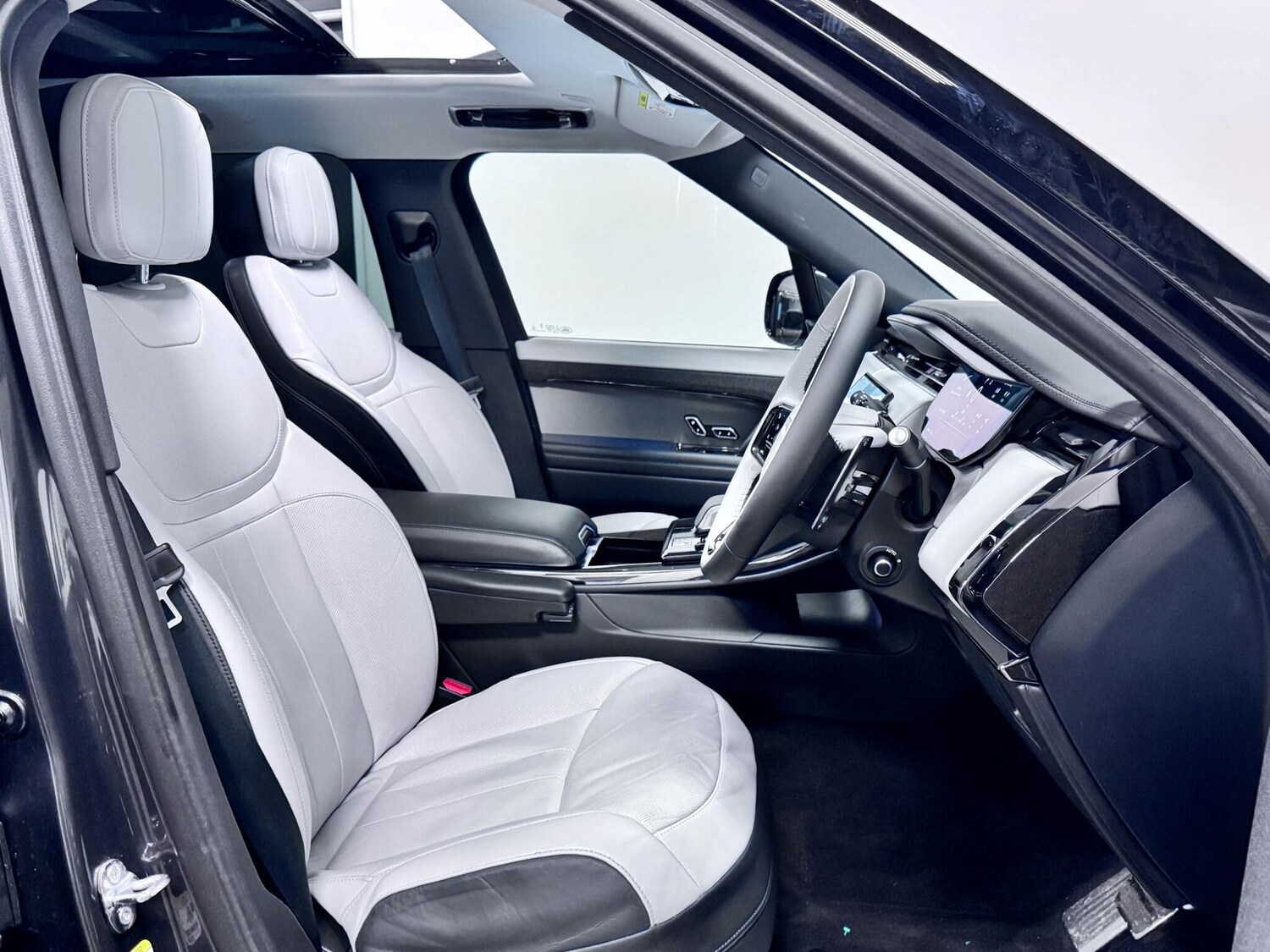 Used Land Rover Range Rover Sport 2024 for sale - 77882198: Photo 21