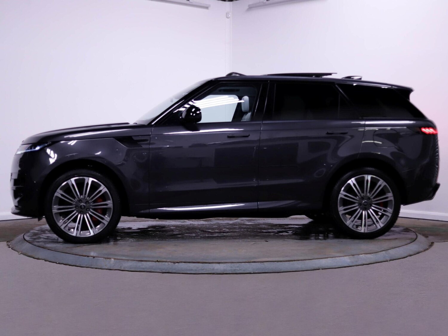 Used Land Rover Range Rover Sport 2024 for sale - 77882198: Photo 6