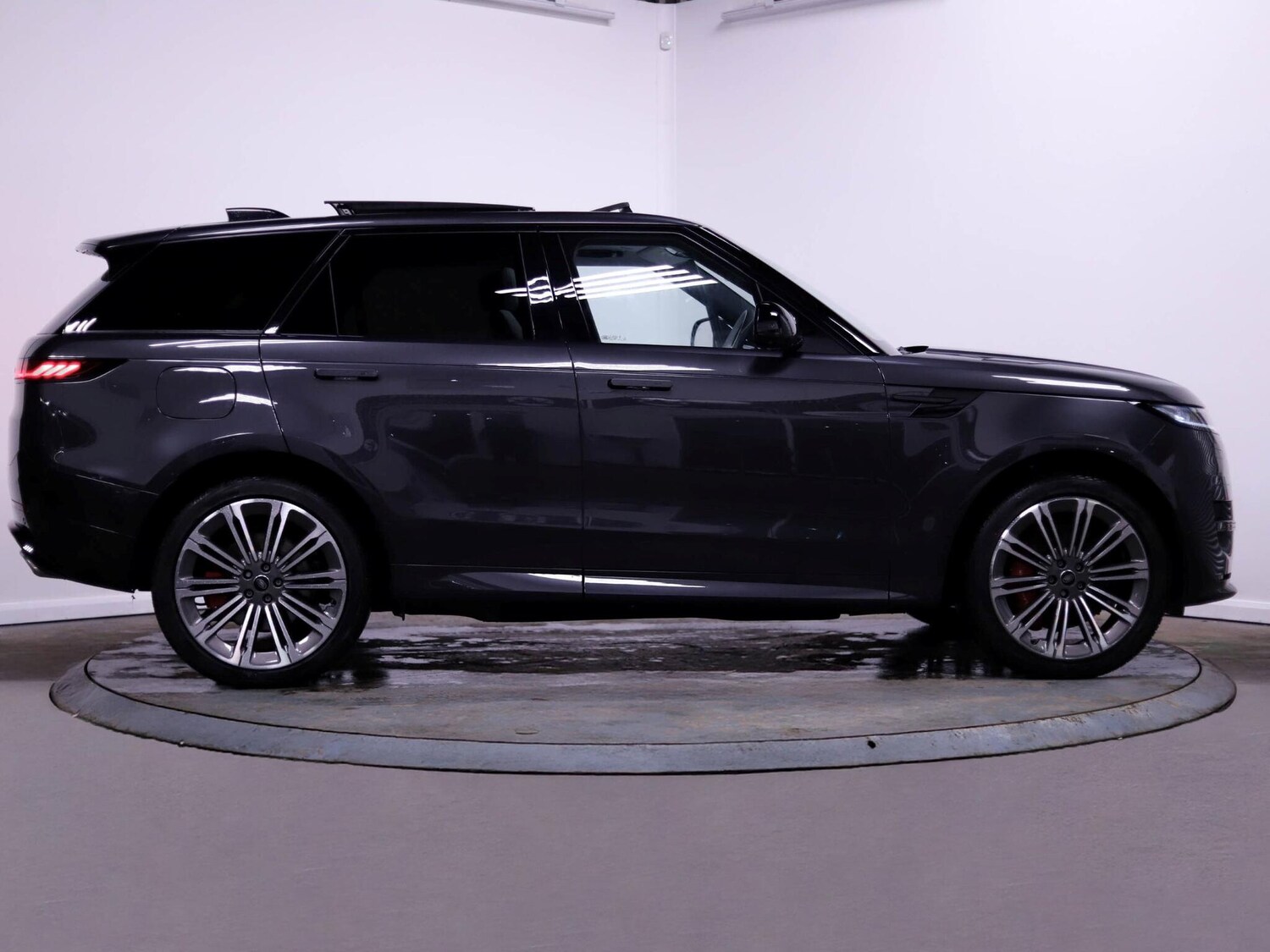 Used Land Rover Range Rover Sport 2024 for sale - 77882198: Photo 8