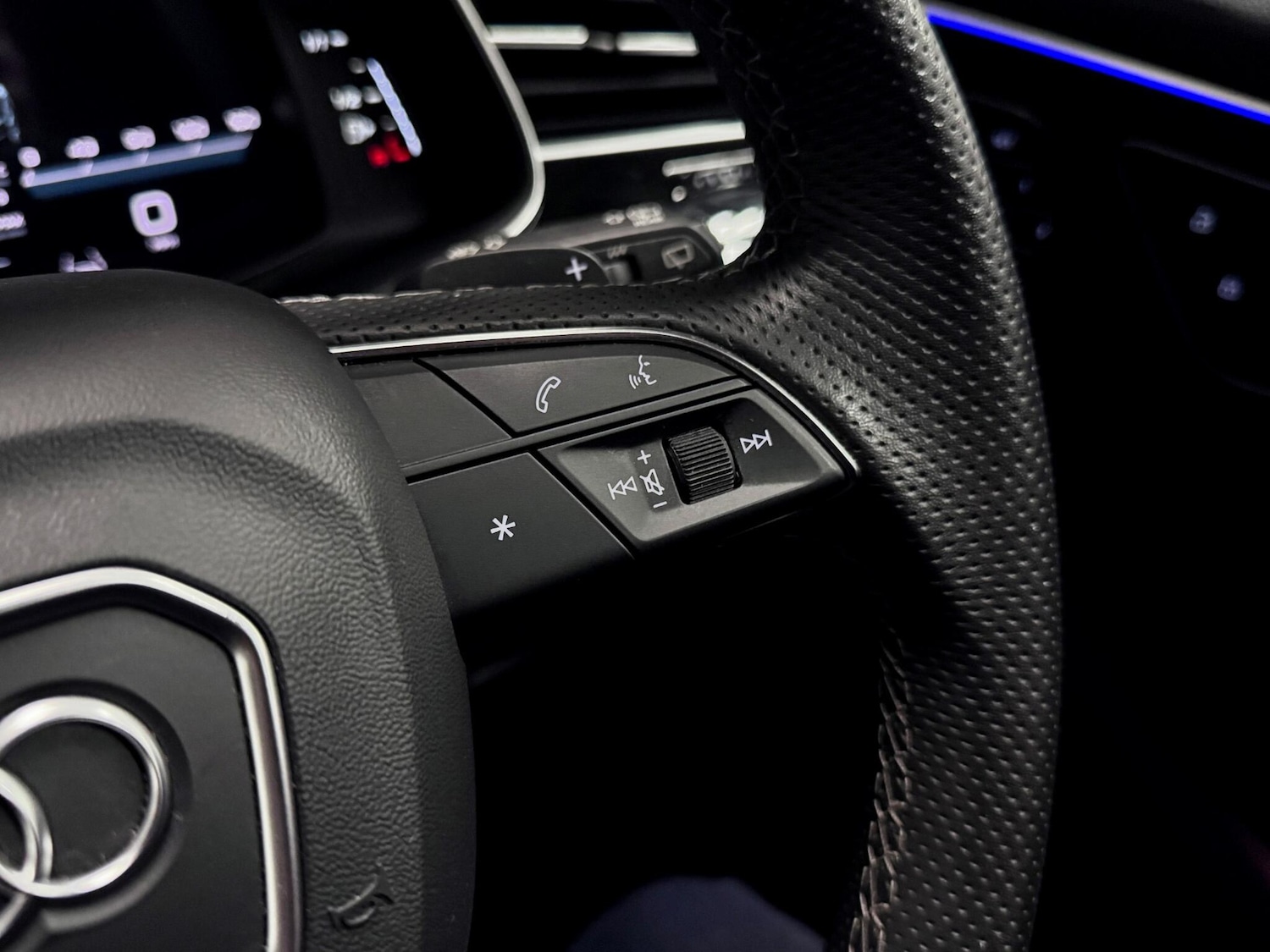 Used Audi SQ8 2023 for sale - 77524847: Photo 39