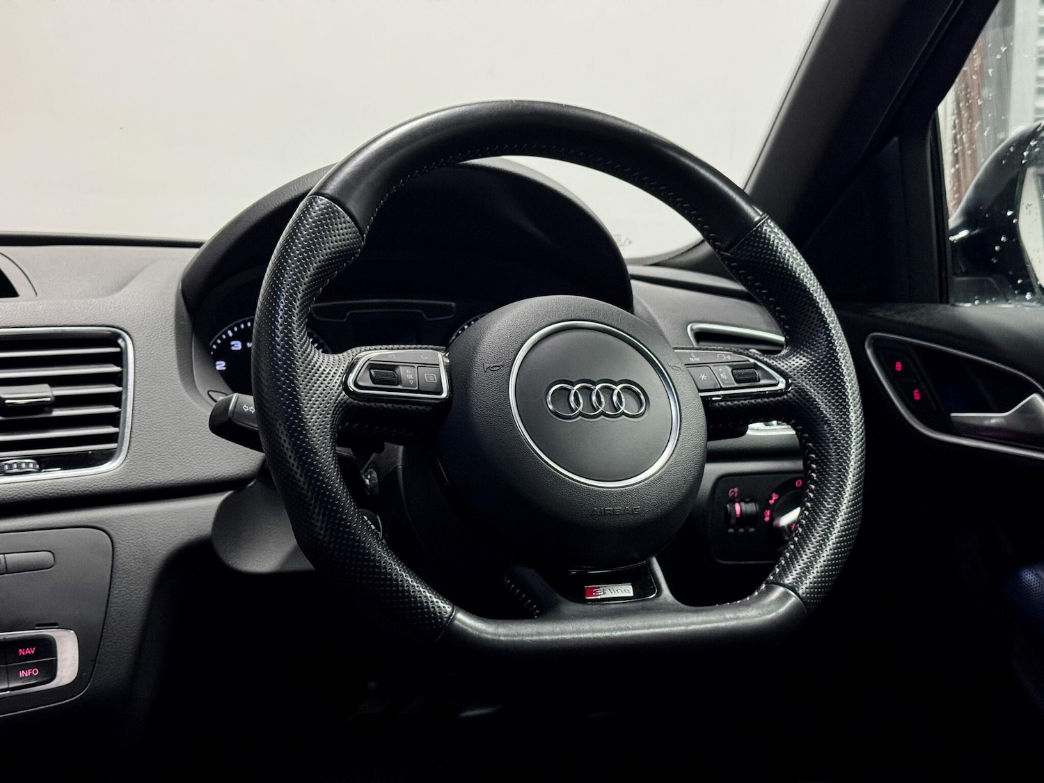 Used Audi Q3 2018 for sale - 76715488: Photo 31