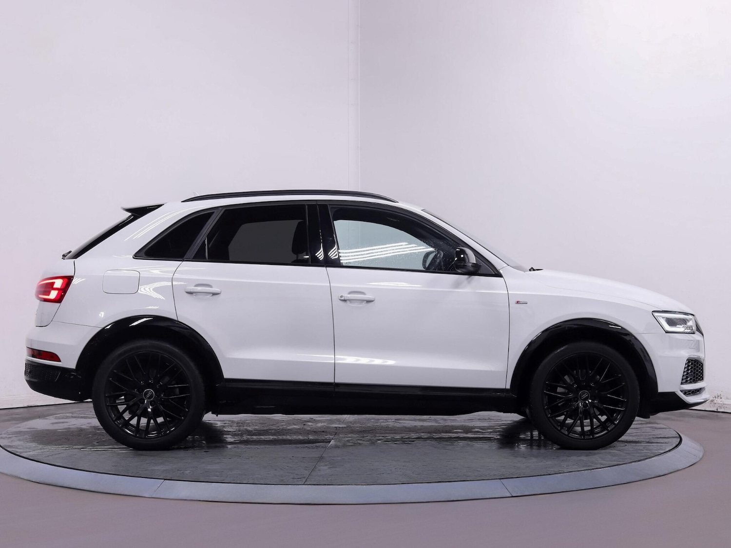 Used Audi Q3 2018 for sale - 76715488: Photo 8