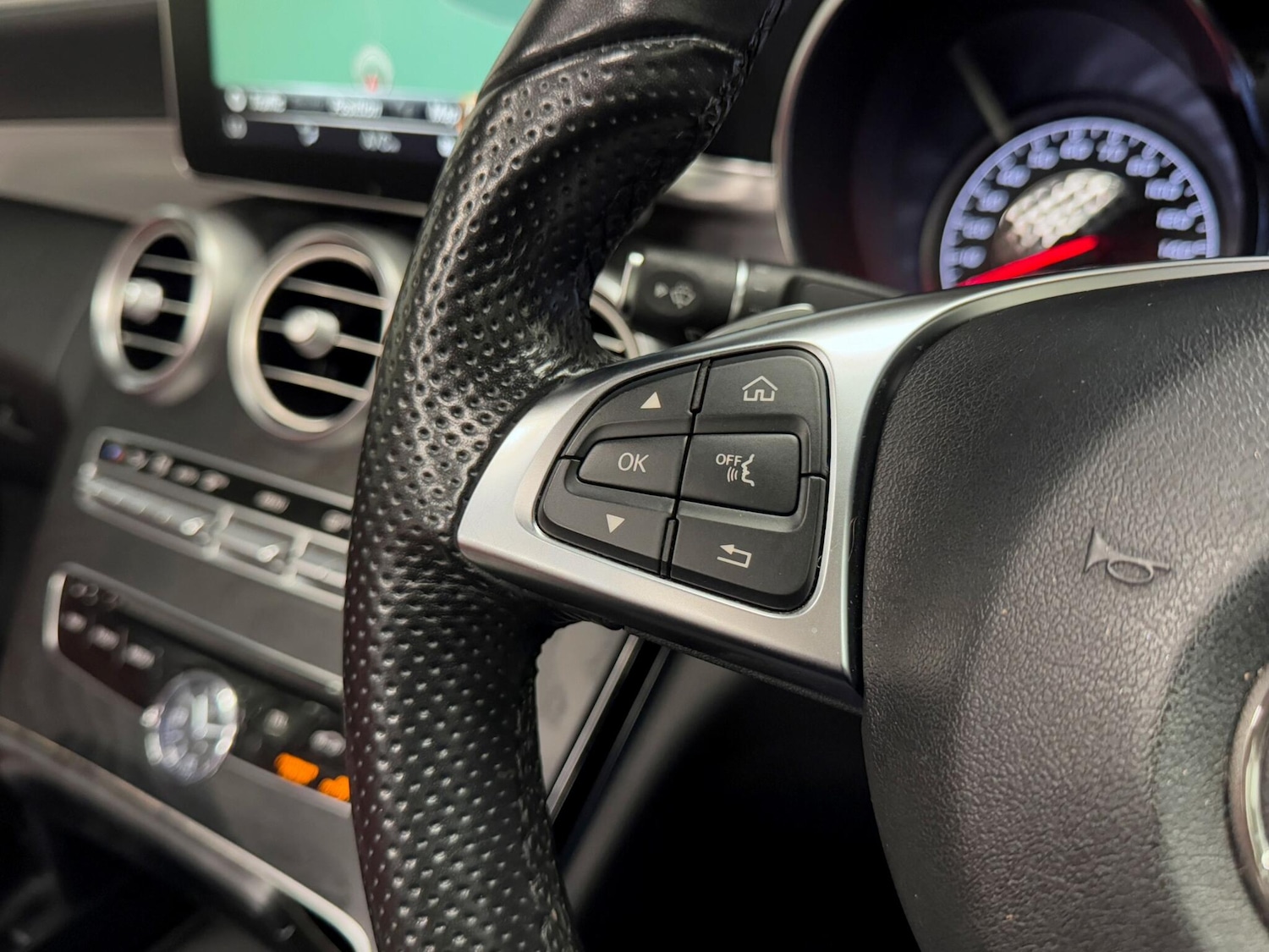 Used Mercedes-Benz C Class 2017 for sale - 76306648: Photo 42