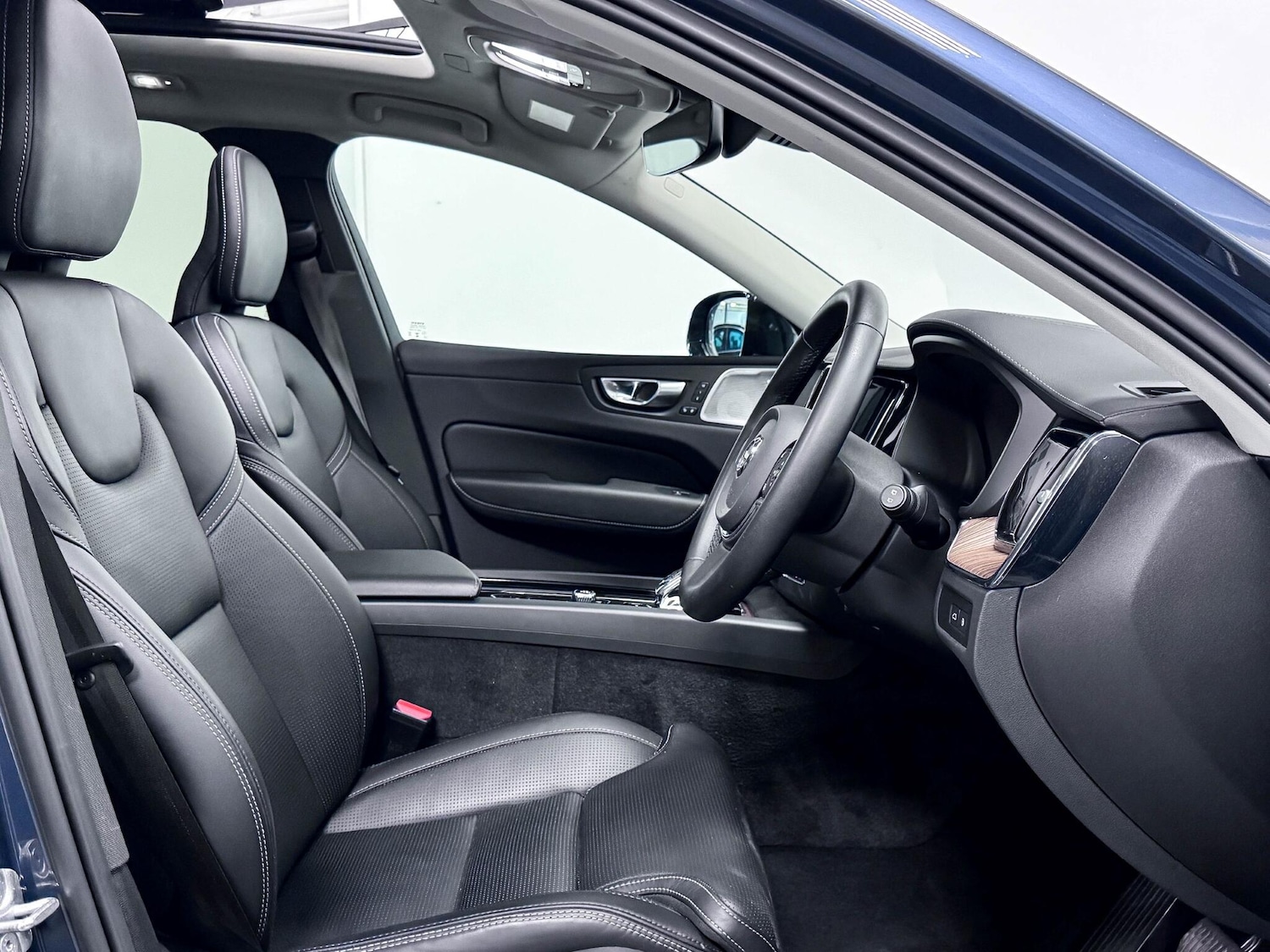 Used Volvo XC60 2023 for sale - 76200152: Photo 24
