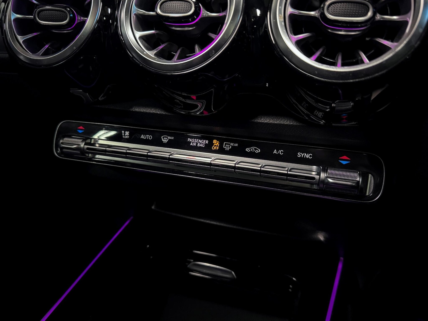 Used Mercedes-Benz GLB 2022 for sale - 76658339: Photo 31