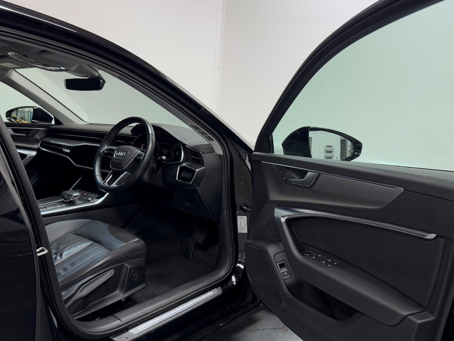 Used Audi A6 Saloon for sale - 76728829: Photo 13