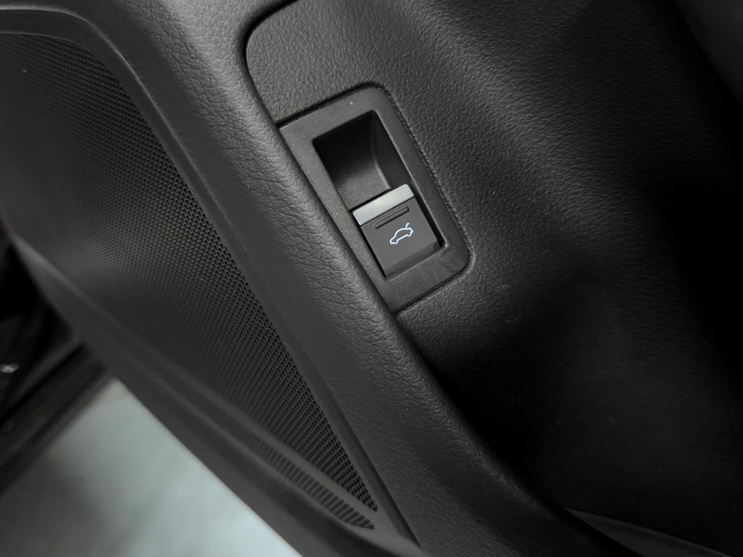 Used Audi A6 Saloon for sale - 76728829: Photo 16