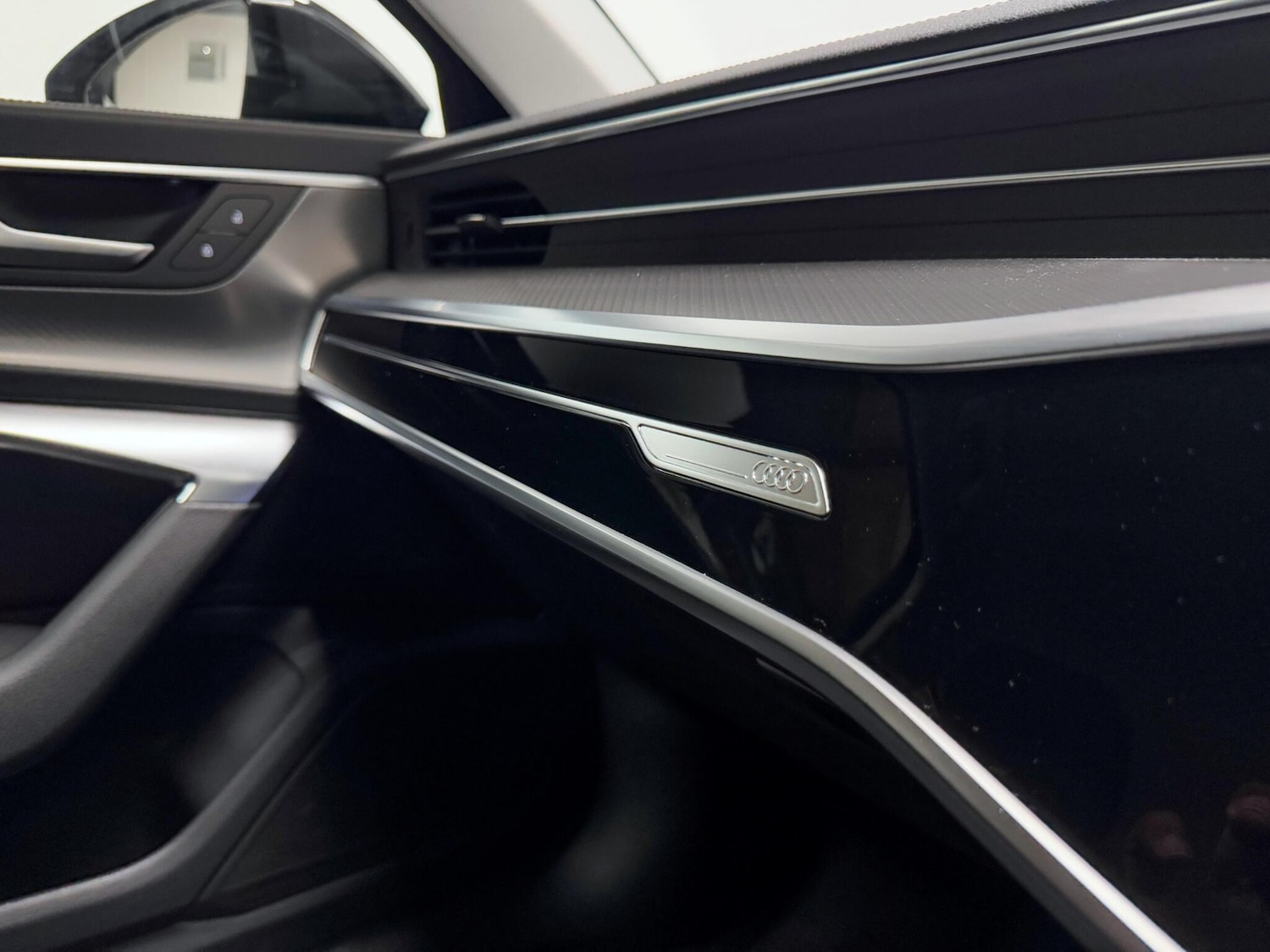 Used Audi A6 Saloon for sale - 76728829: Photo 26