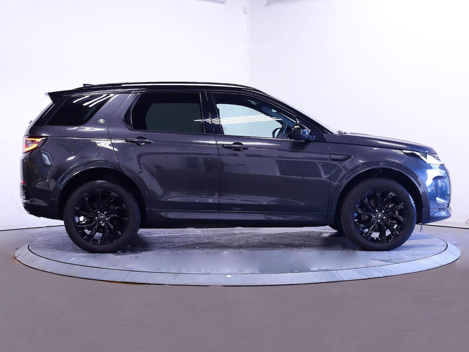 Used Land Rover Discovery Sport 2022 for sale - 76772080: Photo 8