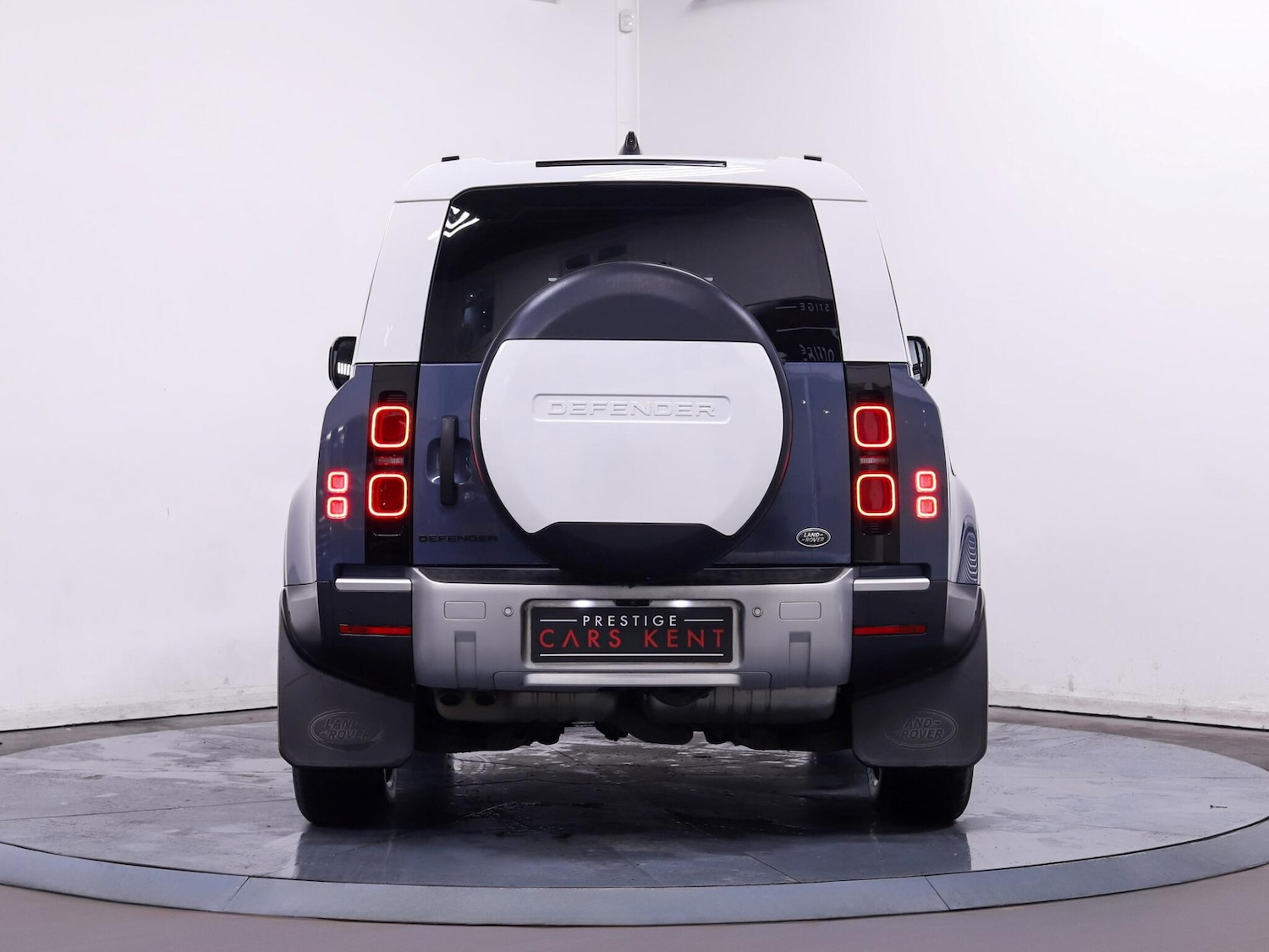 Used Land Rover Defender 90 2021 for sale - 76689565: Photo 11