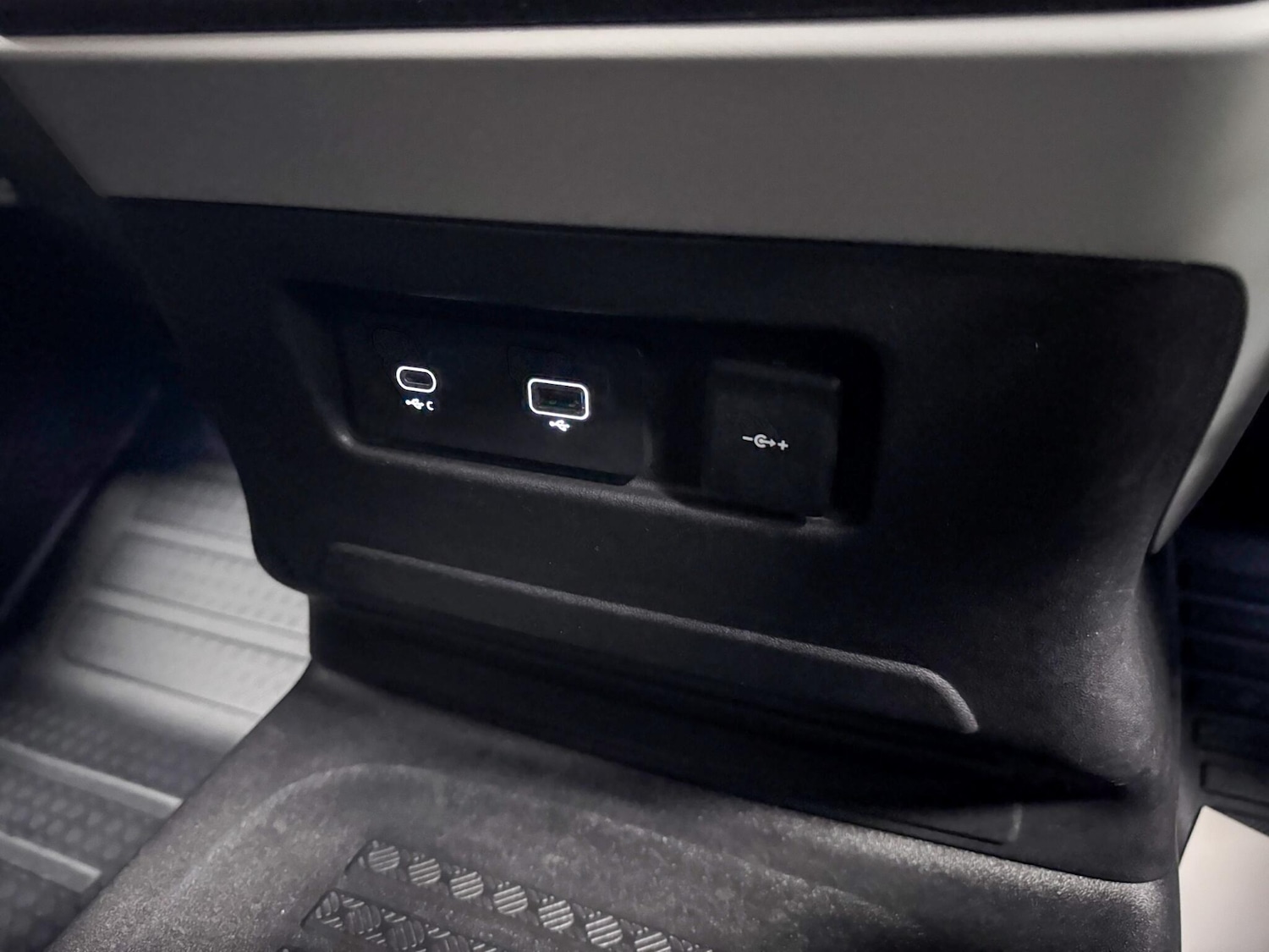 Used Land Rover Defender 90 2021 for sale - 76689565: Photo 27