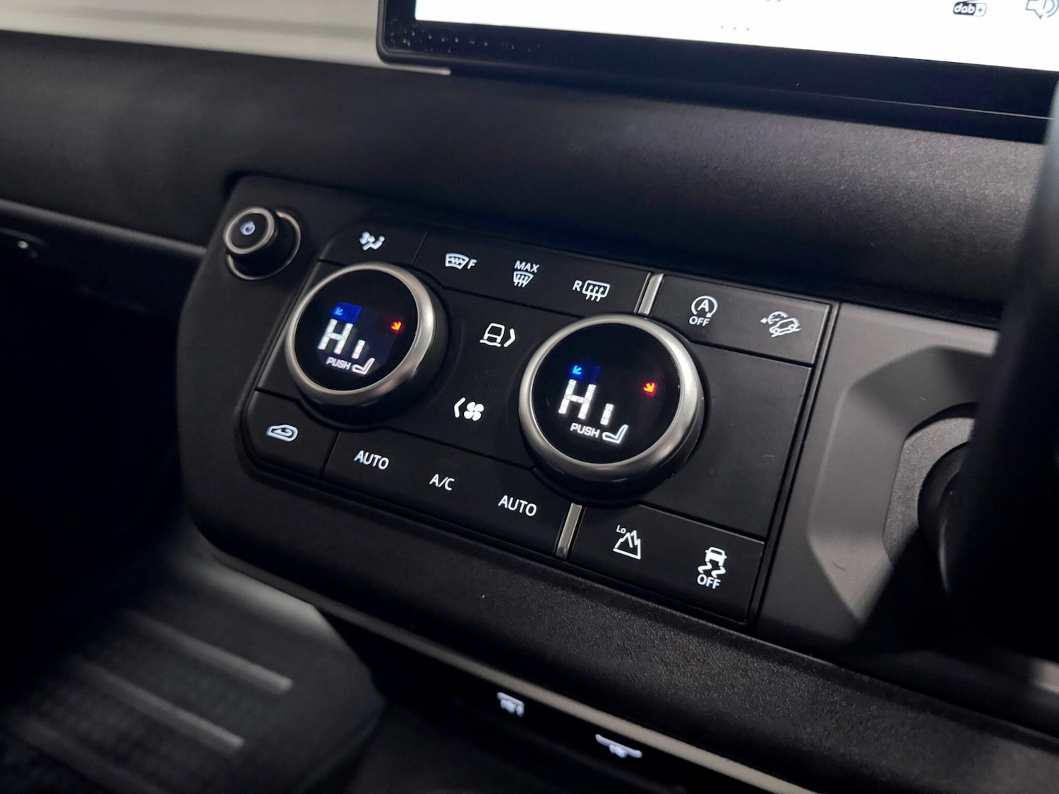 Used Land Rover Defender 90 2021 for sale - 76689565: Photo 28