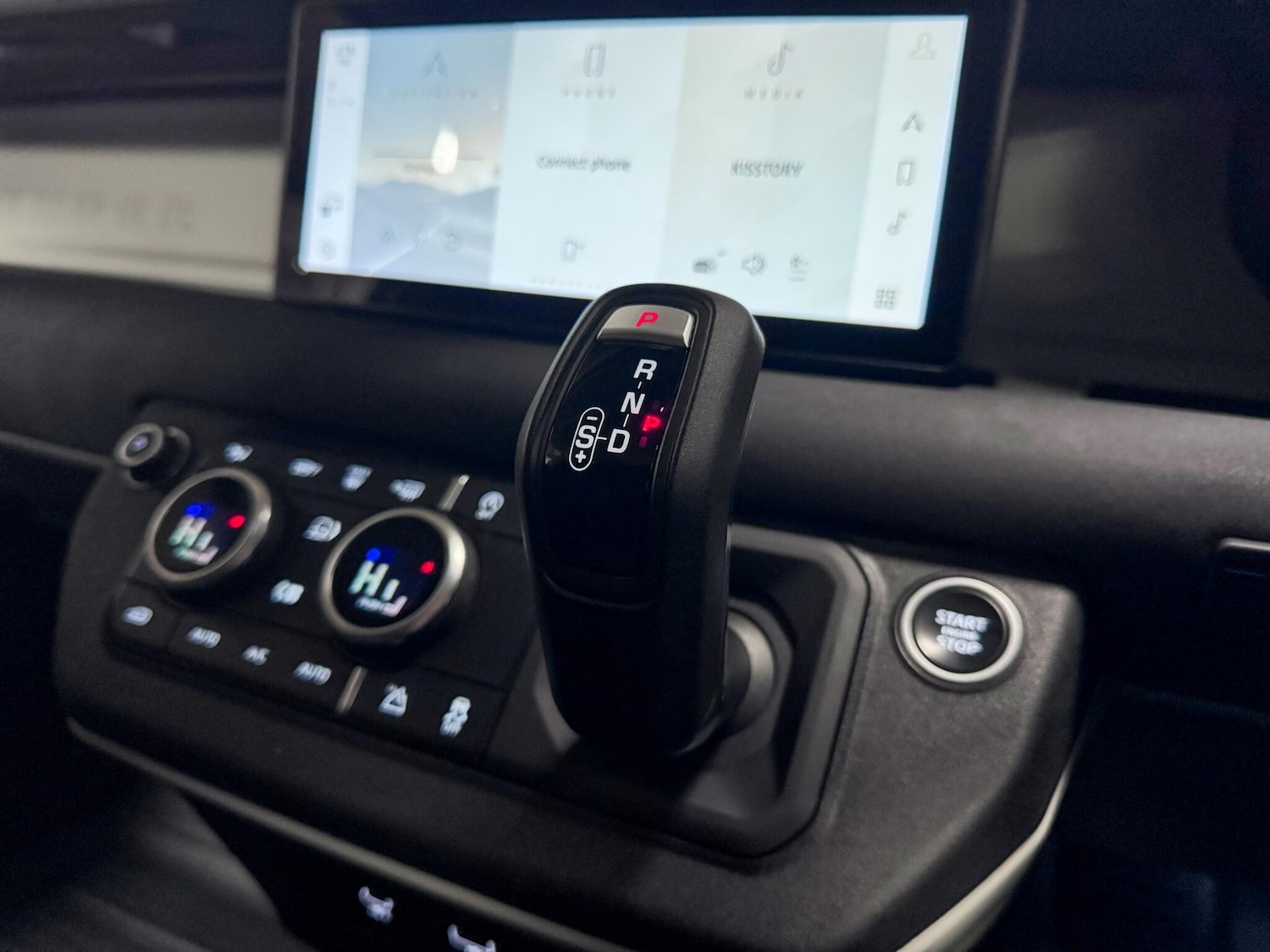 Used Land Rover Defender 90 2021 for sale - 76689565: Photo 29