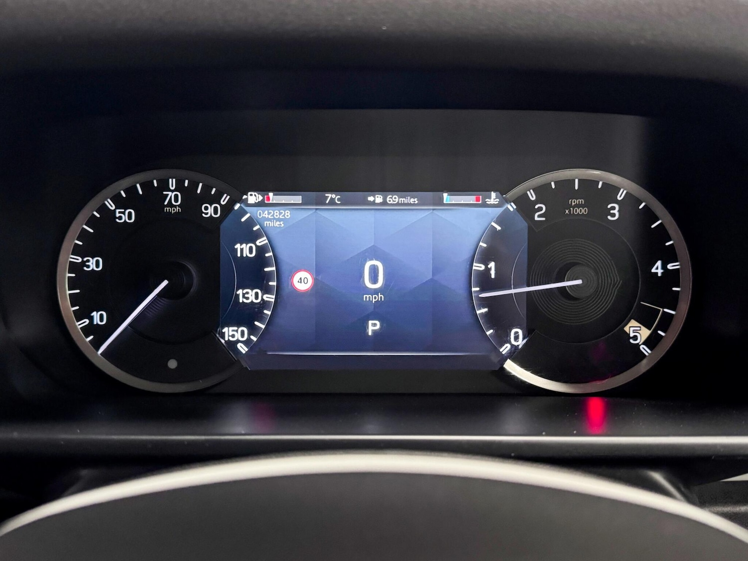 Used Land Rover Defender 90 2021 for sale - 76689565: Photo 31