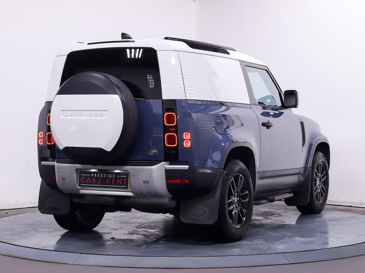 Used Land Rover Defender 90 2021 for sale - 76689565: Photo 9