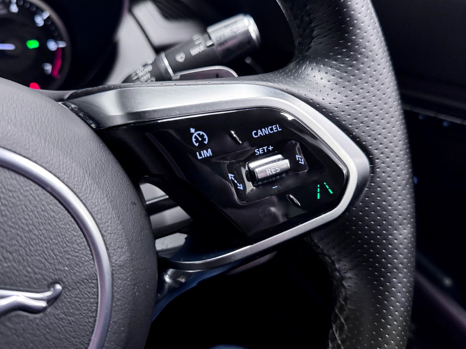 Used Jaguar E-Pace 2022 for sale - 76839777: Photo 39