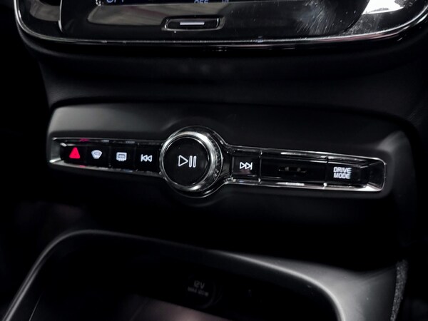 Used Volvo XC40 2021 for sale - 74861575: Photo 43