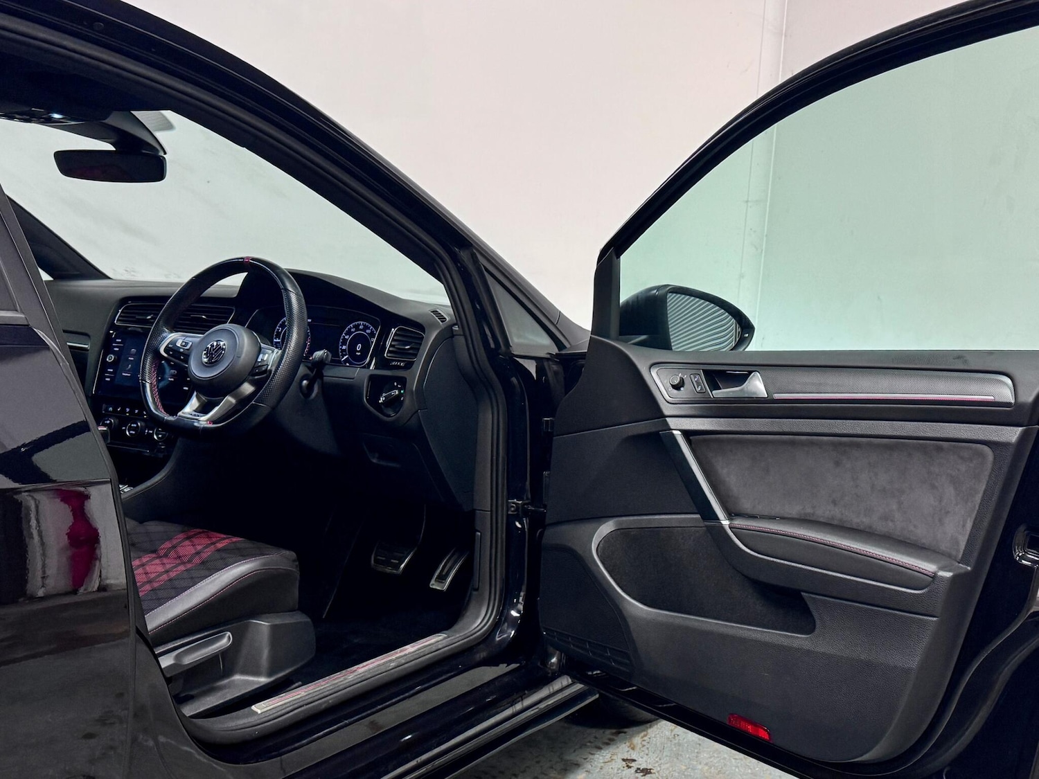 Used Volkswagen Golf 2019 for sale - 77331469: Photo 14