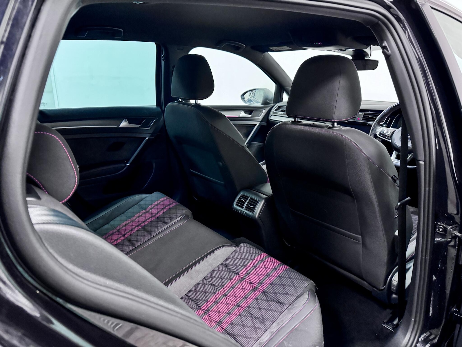 Used Volkswagen Golf 2019 for sale - 77331469: Photo 23