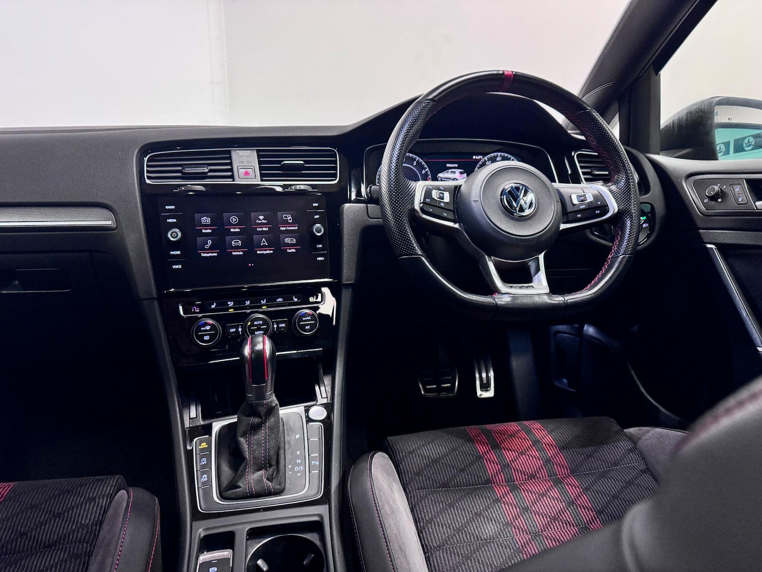 Used Volkswagen Golf 2019 for sale - 77331469: Photo 32