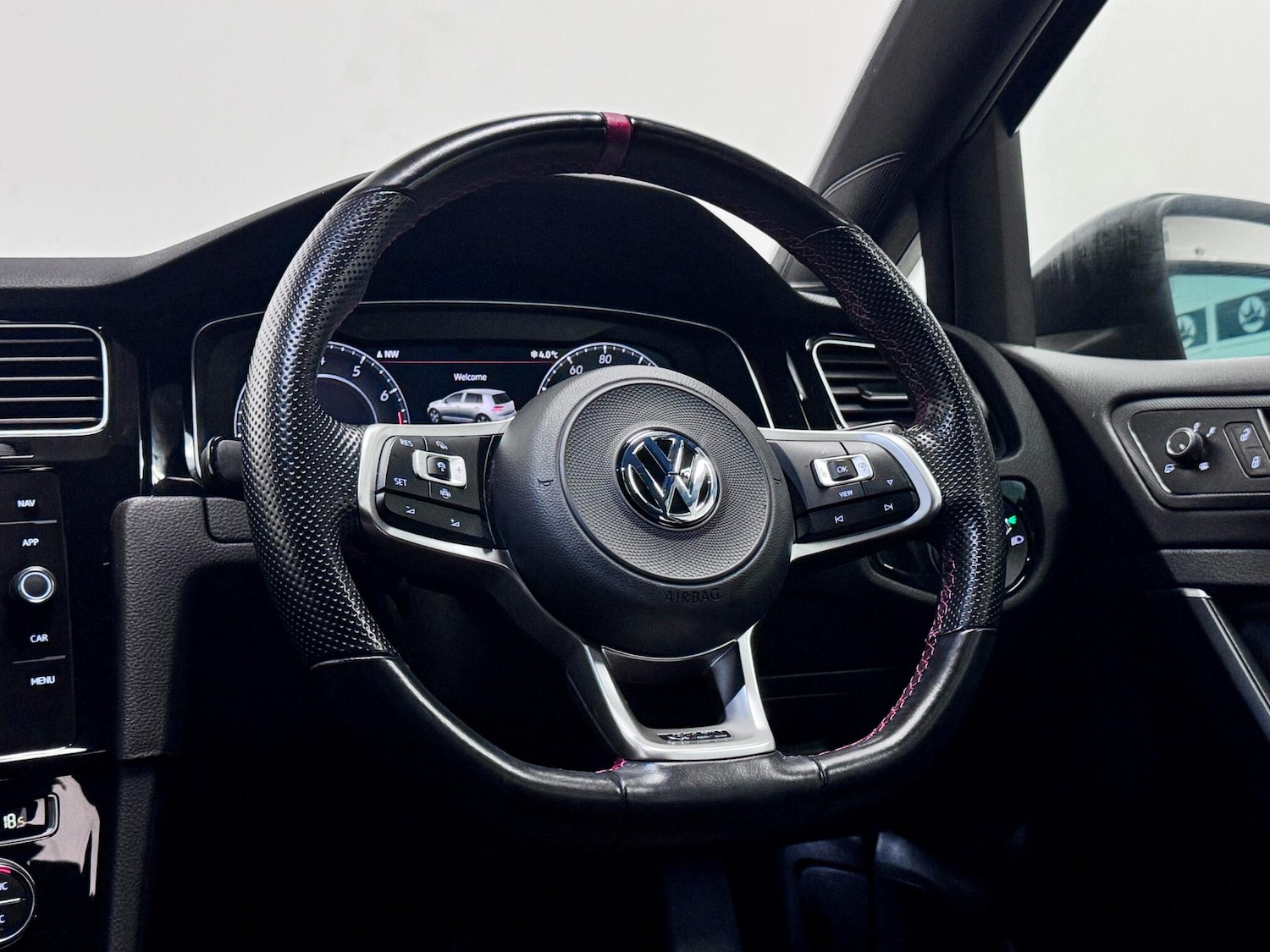 Used Volkswagen Golf 2019 for sale - 77331469: Photo 33