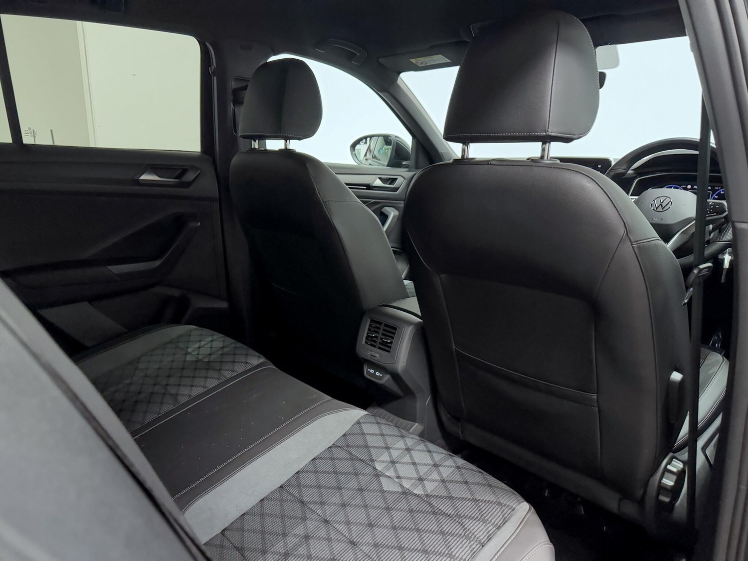 Used Volkswagen T-Roc 2022 for sale - 76423260: Photo 19