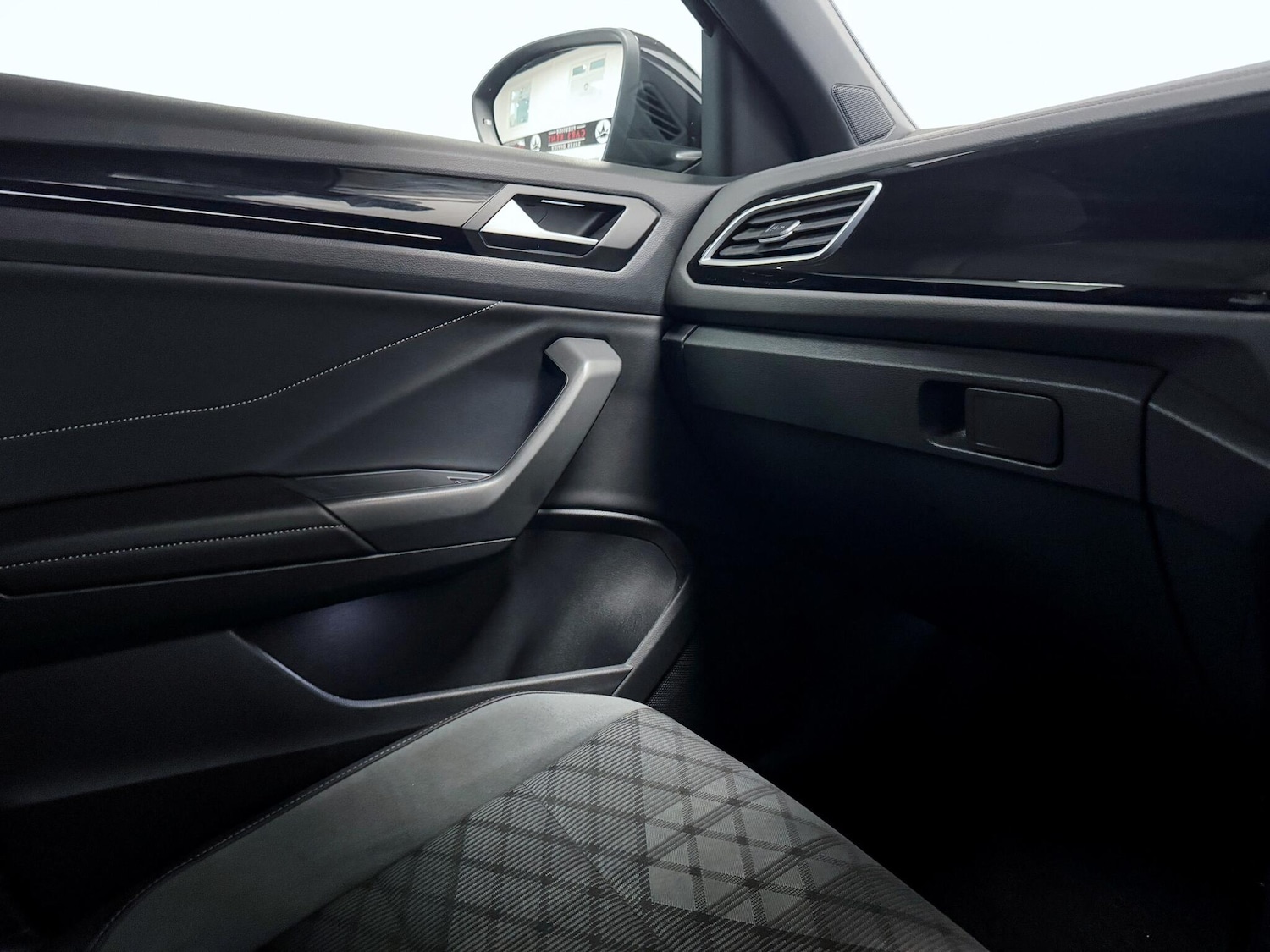 Used Volkswagen T-Roc 2022 for sale - 76423260: Photo 30