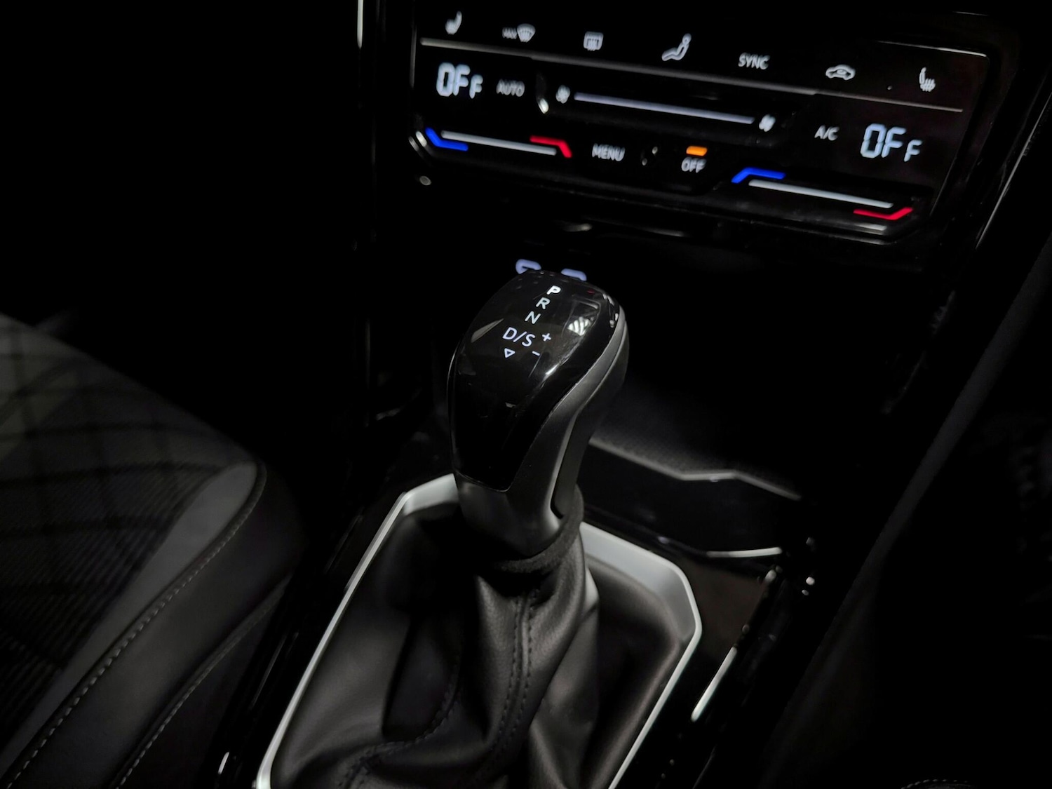 Used Volkswagen T-Roc 2022 for sale - 76423260: Photo 32