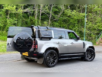 Used Land Rover Defender 110 2024 for sale - 78573682: Photo