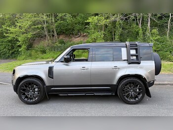 Used Land Rover Defender 110 2024 for sale - 78573682: Photo