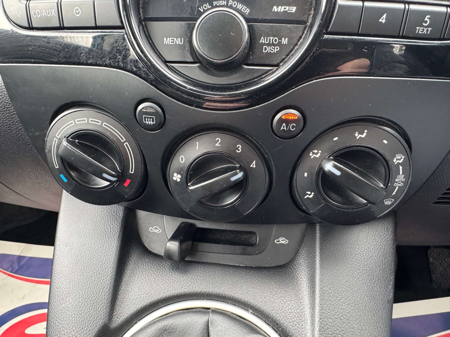 Used Mazda Mazda2 2012 for sale - 77708230: Photo 24