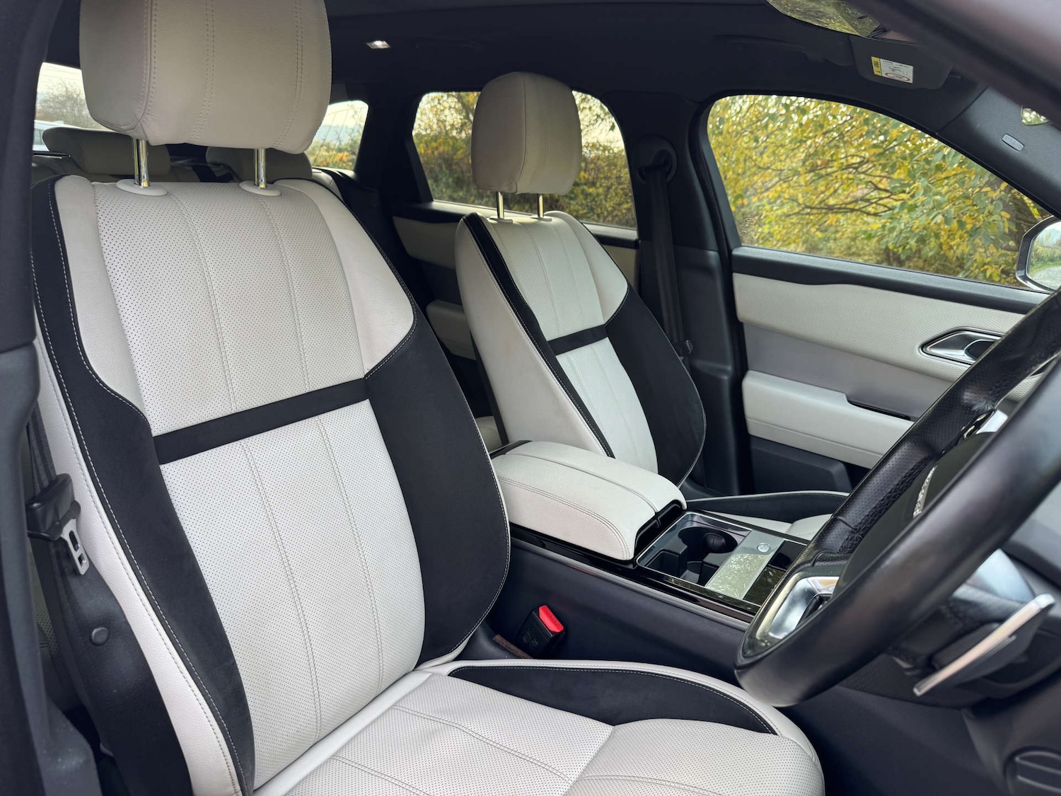 Used Land Rover Range Rover Velar 2018 for sale - 76604241: Photo 12