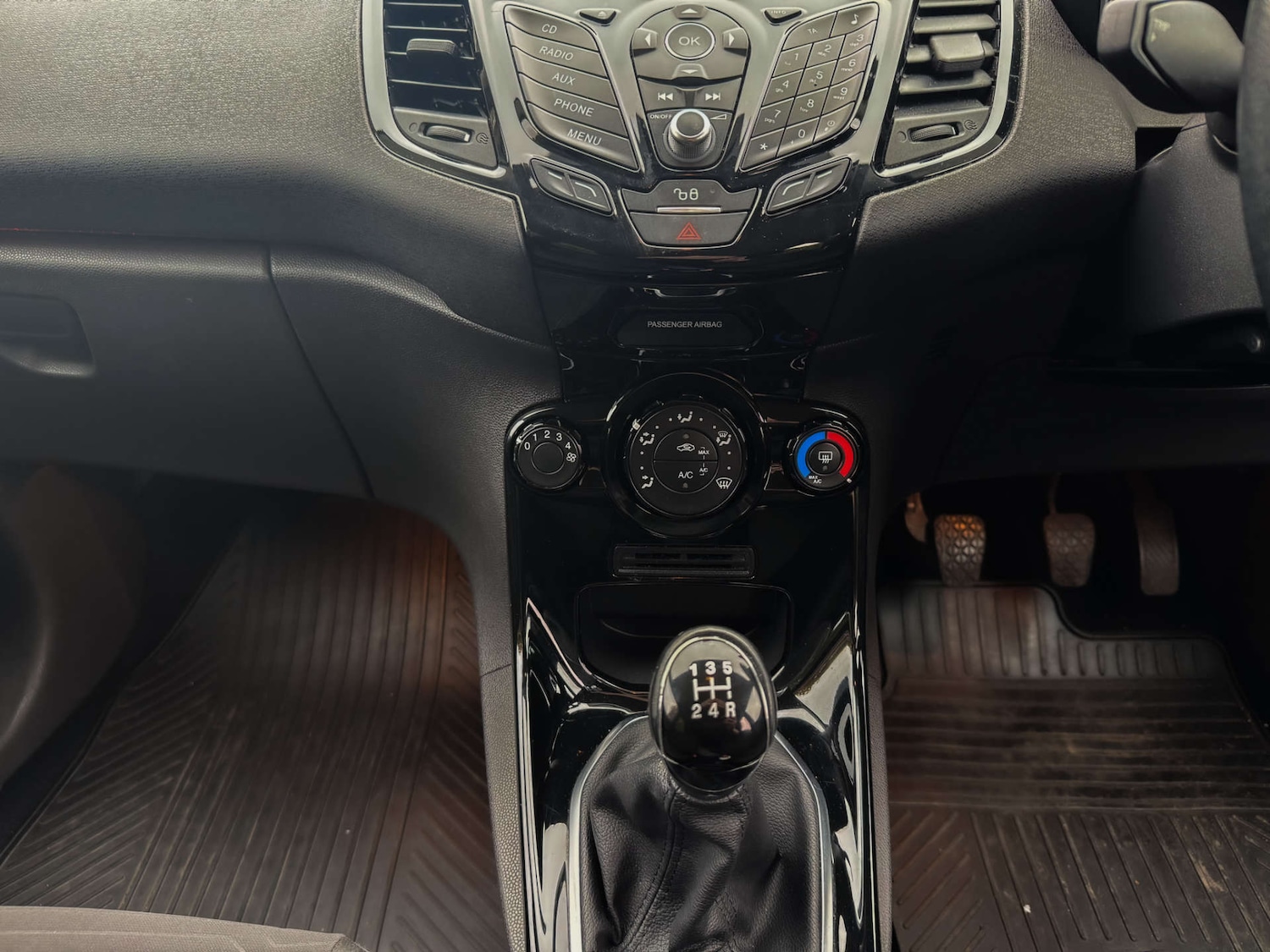 Used Ford Fiesta 2015 for sale - 76604272: Photo 24