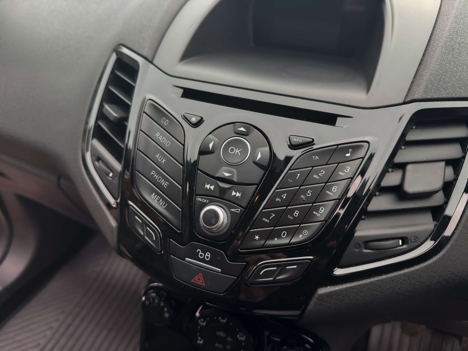 Used Ford Fiesta 2015 for sale - 76604272: Photo 27