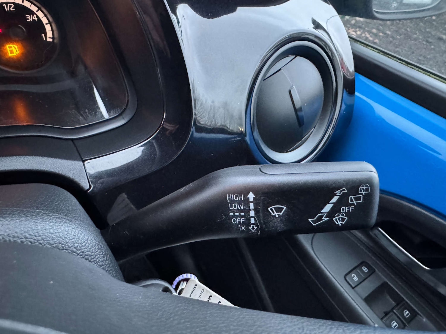 Used Volkswagen up! 2015 for sale - 77151120: Photo 18