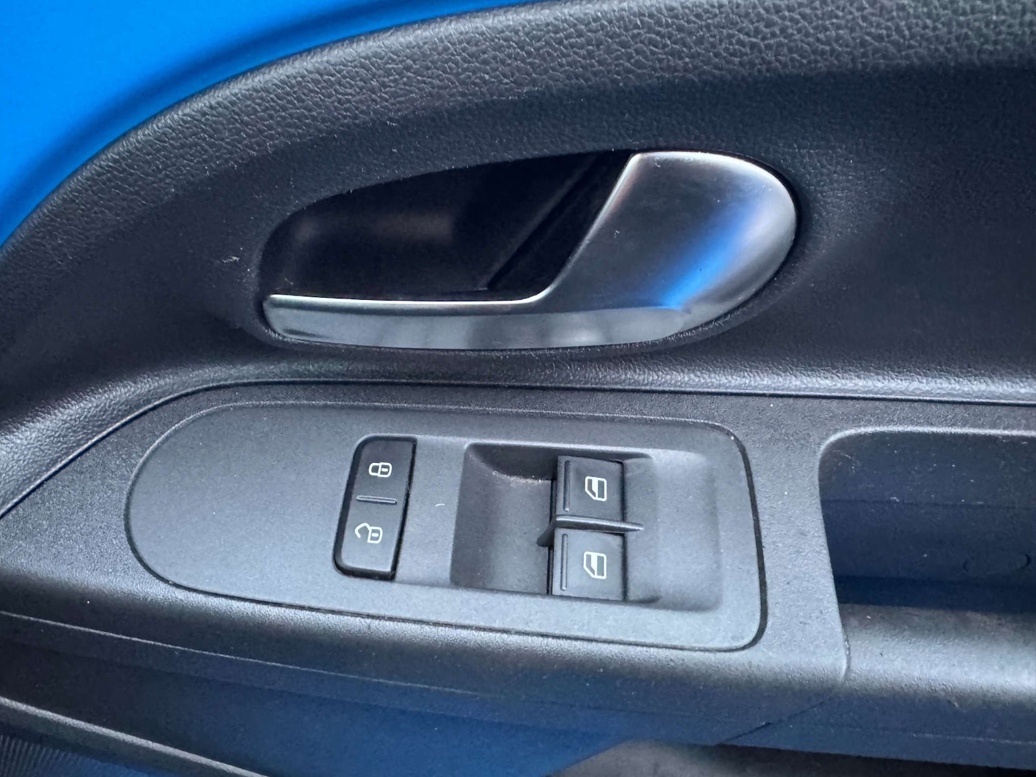 Used Volkswagen up! 2015 for sale - 77151120: Photo 31